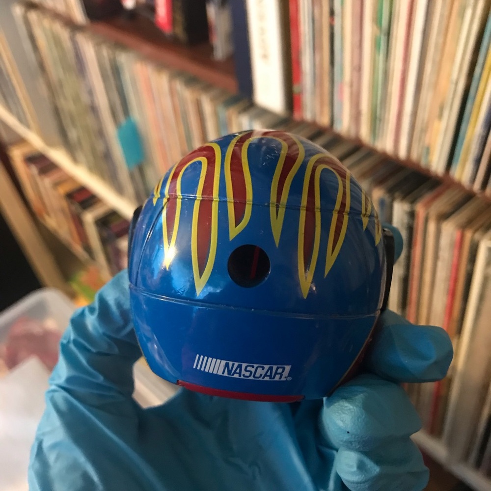 DuPont Red Racing Helmet Pencil sharpener - Picture 3 of 3